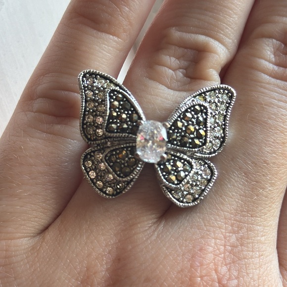 Butterfly Ring - Picture 3 of 3